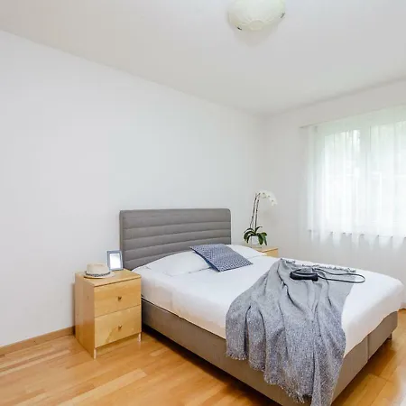 Swiss Star District 10 Apartment Zürich